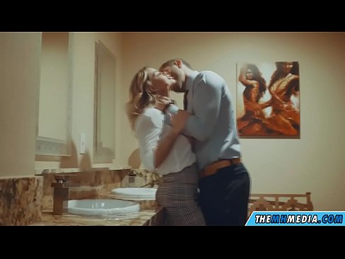 ❤️ Kui rinnakas blondiin võrgutab sind avalikus tualettruumis ️❌ Super porno at porn et.hentai-id.ru ❌️